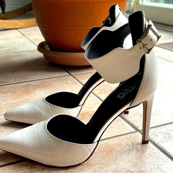 Circus by Sam Edelman White Heels Sz 9 - Picture 2 of 4